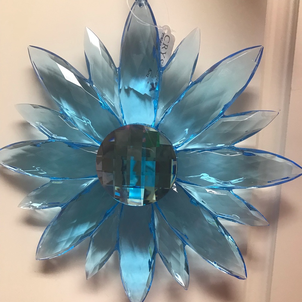 Blue flower sundial